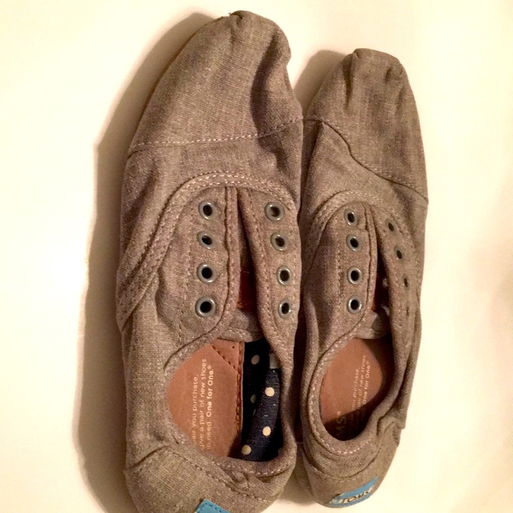 Toms shoes size 7.5